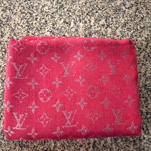 Louis Vuitton Monogram Rainbow Chale - Picture 6 of 6